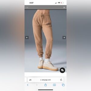 PANTS ALO SIZE M , like new